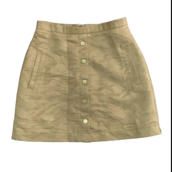 H&M MINI SKIRT SUEDE FEEL TAN NEUTRAL LINED DECORATIVE BUTTONS BACK ZIP SIZE 4 - Picture 1 of 6